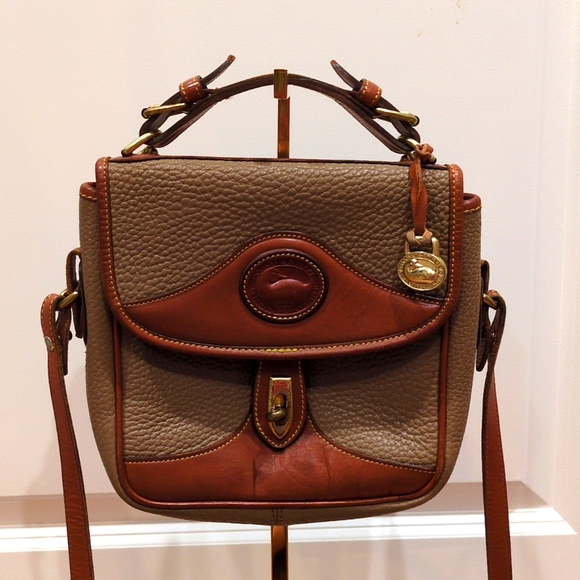 Dooney & Bourke Vintage Tan All Weather Leather Crossbody Purse Bag CALLOUTS - Picture 2 of 14